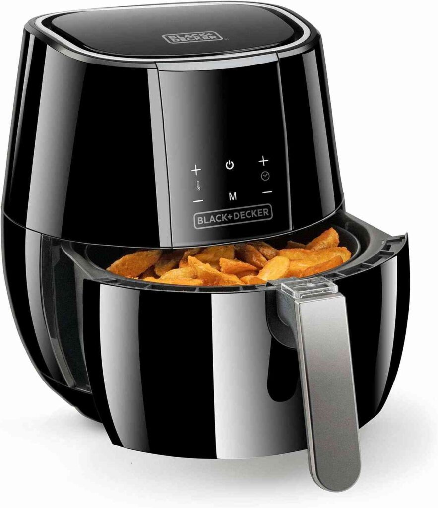 BLACK & DECKER friteza na vruć vazduh BXAF3500E sa digitalnim ekranom i hrskavim pomfritom u korpi, crna boja i kapacitet 3,5L.