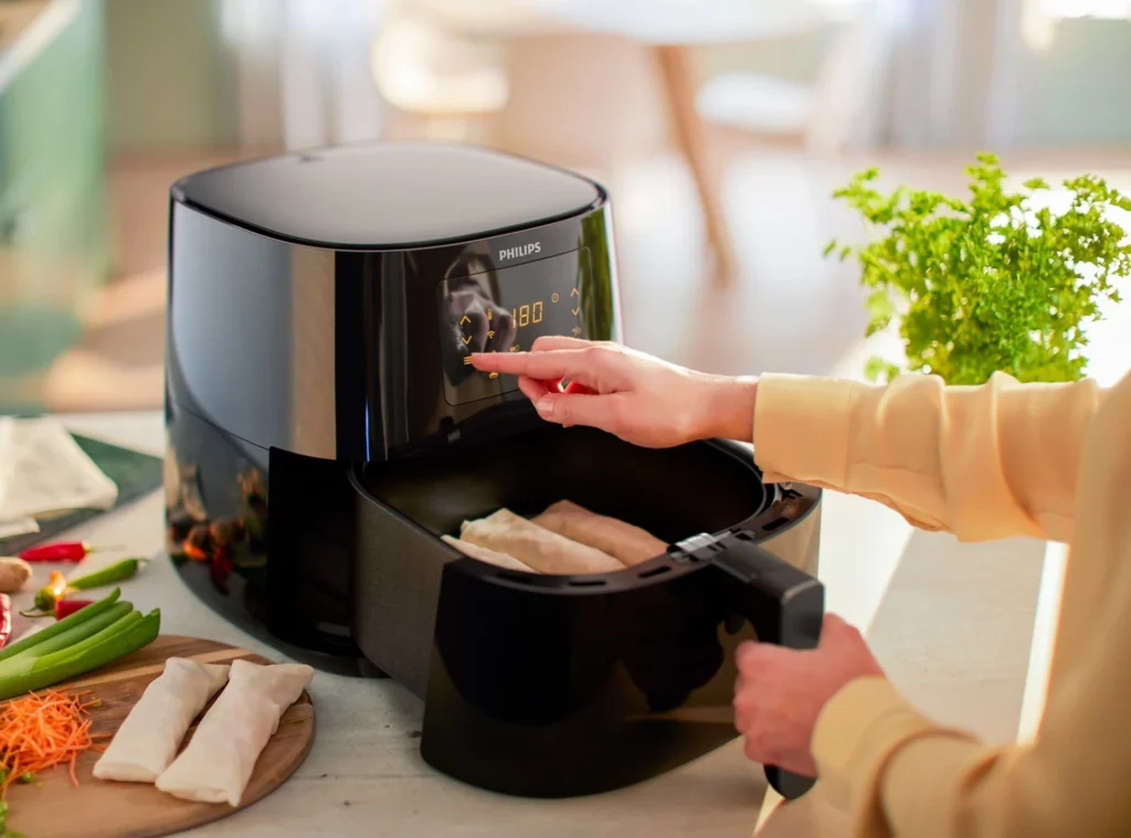 Philips Airfryer HD9280/90 friteza na vruć vazduh s prikazom komandi i tijestom